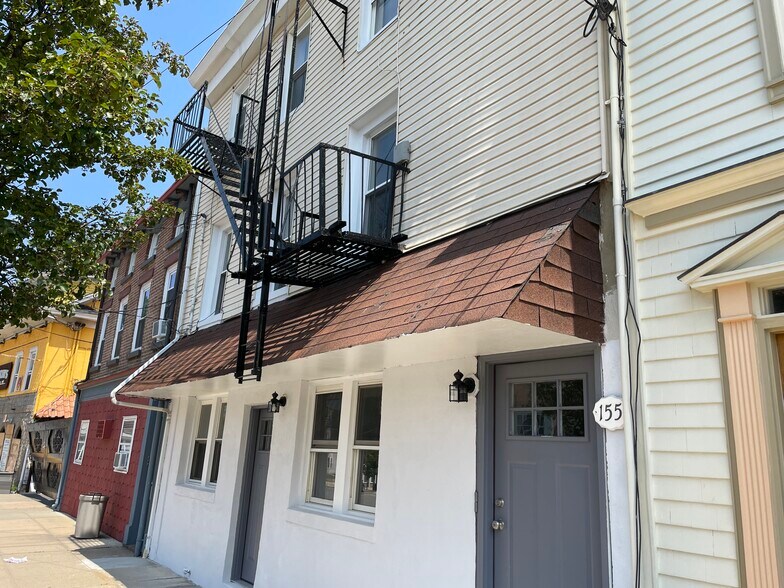 Building Photo - 155 W Main St