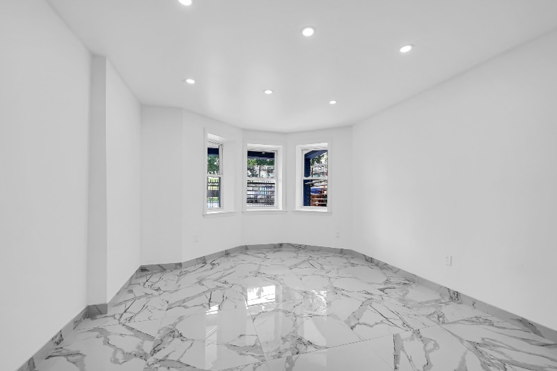 Building Photo - 3127 Sedgwick Ave