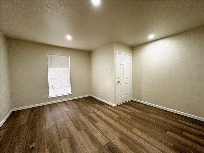 Building Photo - 11802 Murr Way