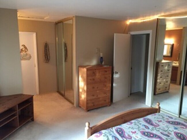 Building Photo - Cozy home blocks from the beach in Leucadia in a quiet cul-de-sac