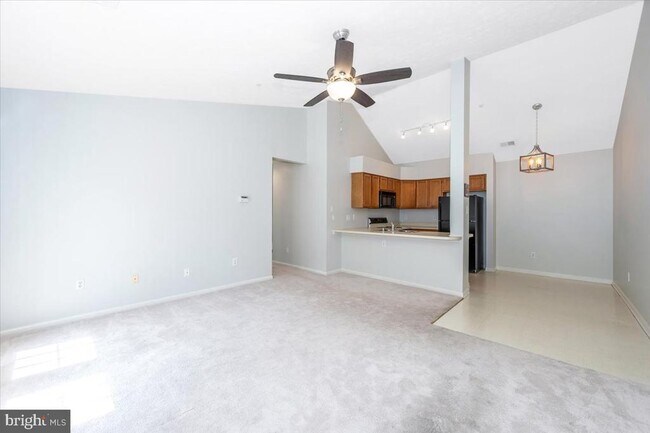 Building Photo - 6330 Bayberry Ct