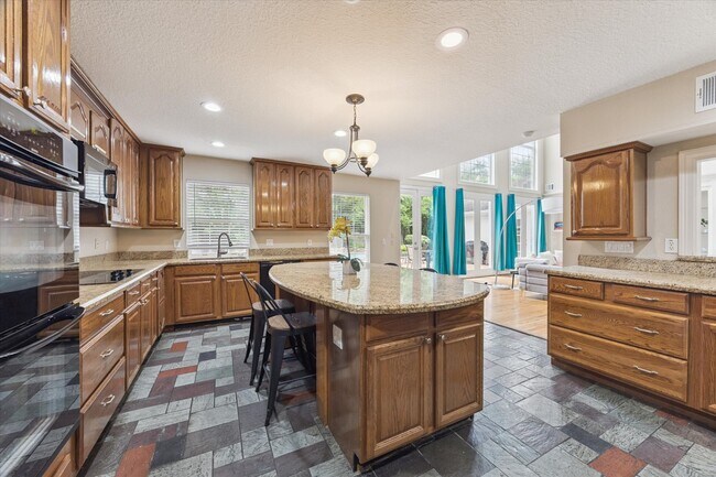 Building Photo - 5152 Huckleberry Cir