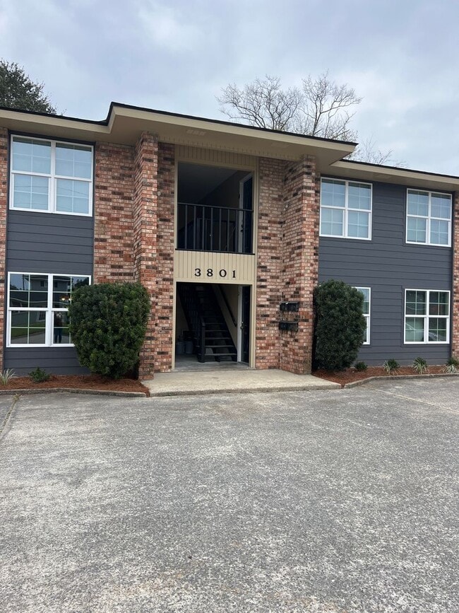 Building Photo - 1 Bedroom 1 Bathroom Apartment