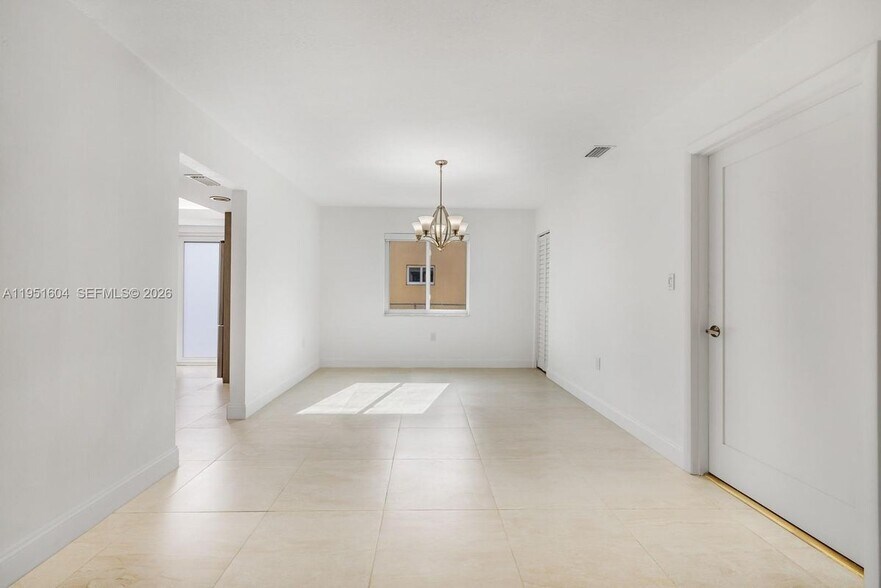 Building Photo - 2045 SW 125th Ct