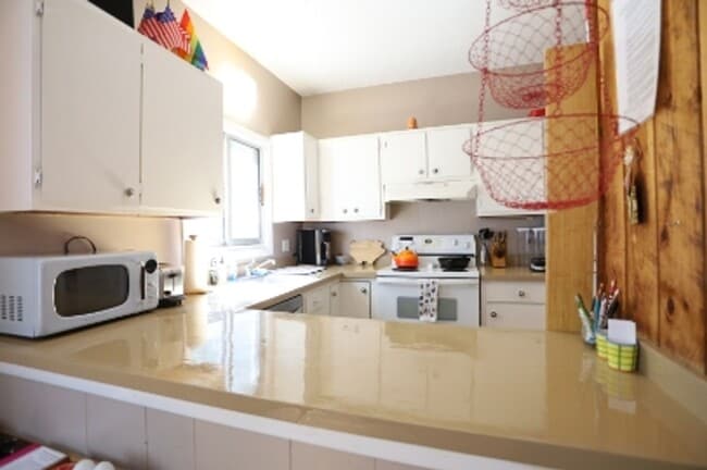 Building Photo - $1,900/mo 3 Bed Condo in Waterville Estates