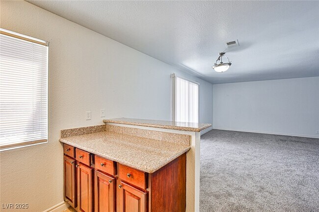 Building Photo - 5240 Indian River Dr