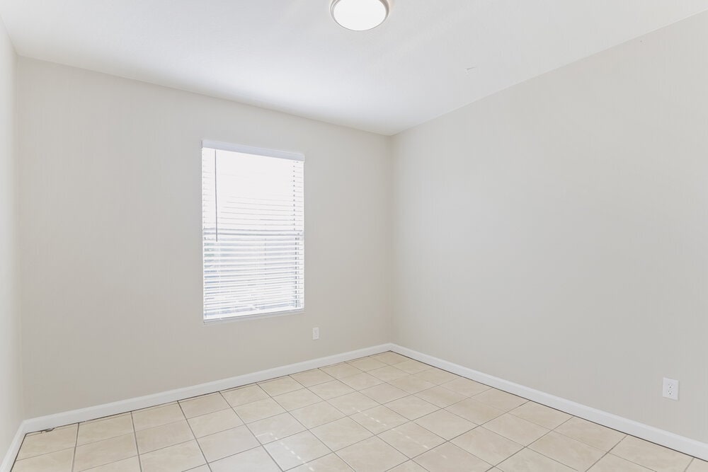 Building Photo - 1552 E Maryland Pl