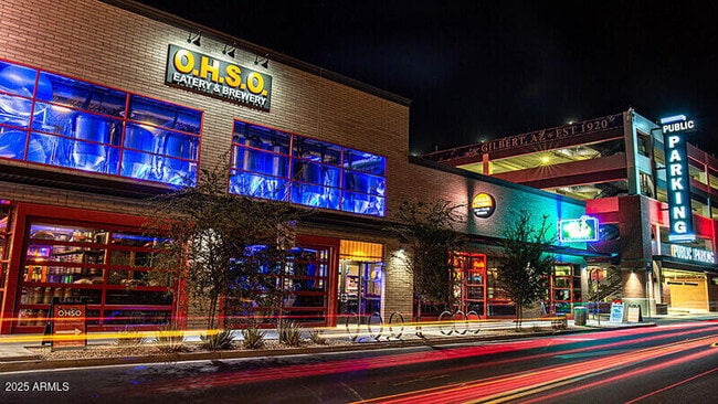 Building Photo - 250 W Juniper Ave