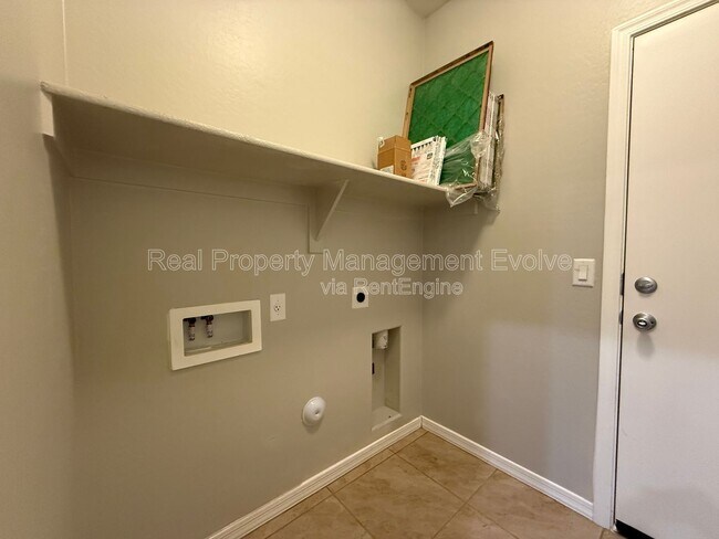 Building Photo - 24631 W Atlanta Ave