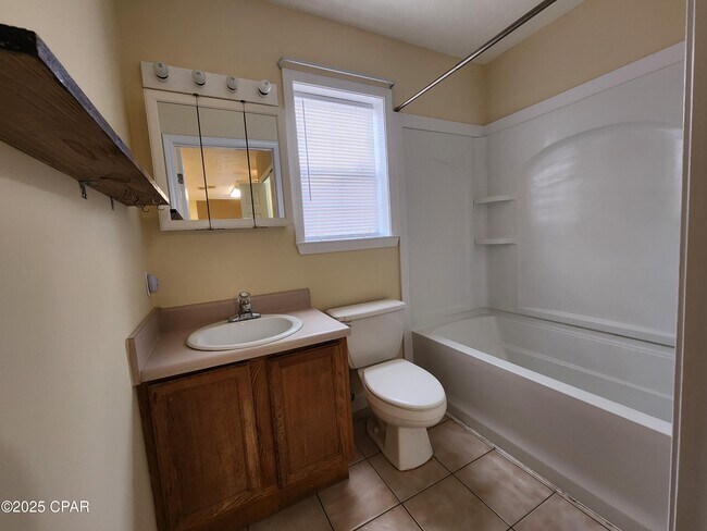 Building Photo - 5434 Sunset Ave