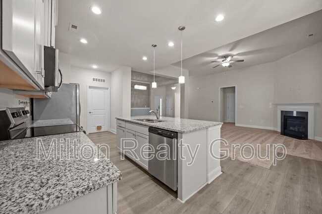 Building Photo - 75 Rolling Waters Ct