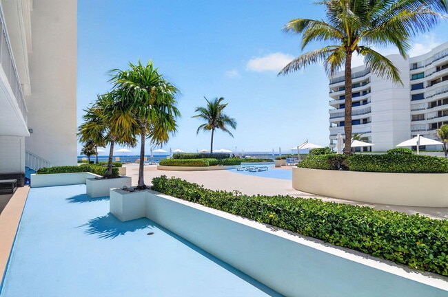 Building Photo - 3546 S Ocean Blvd