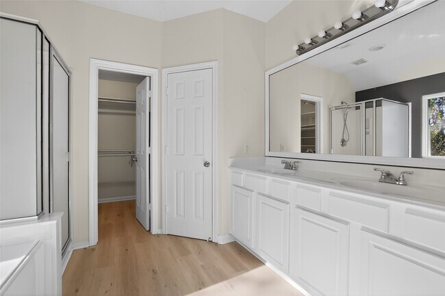 Building Photo - 126 Silver Penny Dr