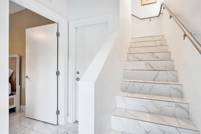 Building Photo - 1371 N Ocean Blvd