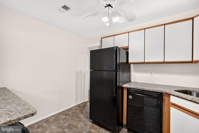 Building Photo - 107 Donzen Dr