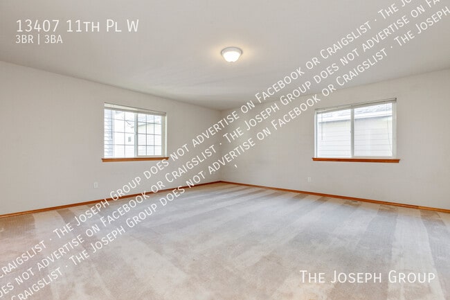 Building Photo - 13407 11th Pl W