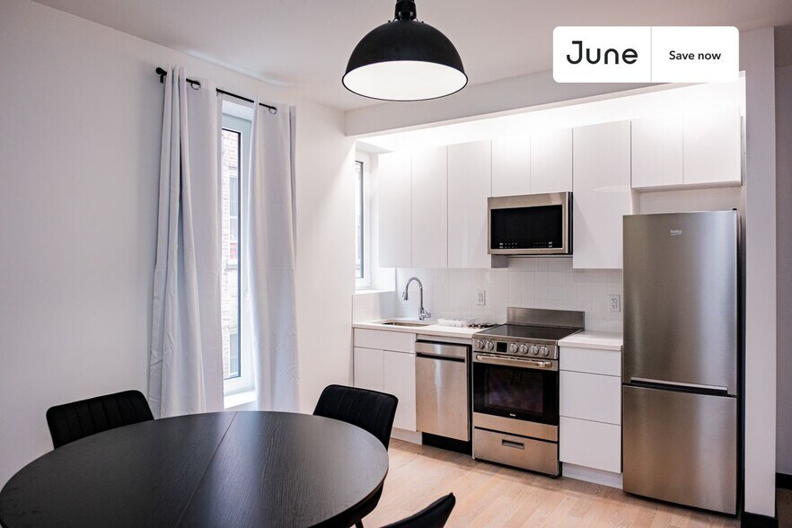 Building Photo - 624 E 17th St