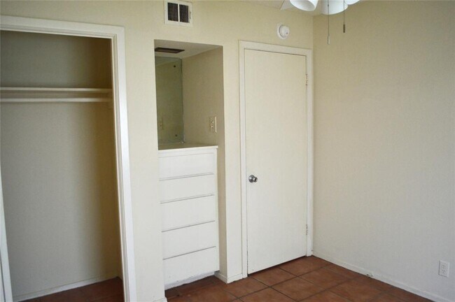 Building Photo - 2610 Salado St