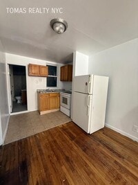 Building Photo - 226 Willis Ave