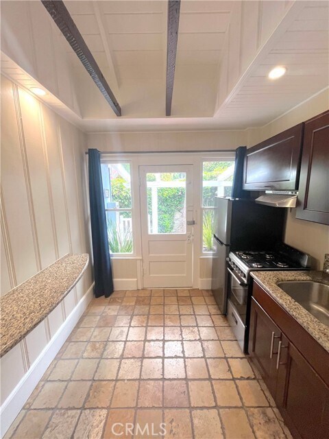 Building Photo - 212 N Coast Hwy