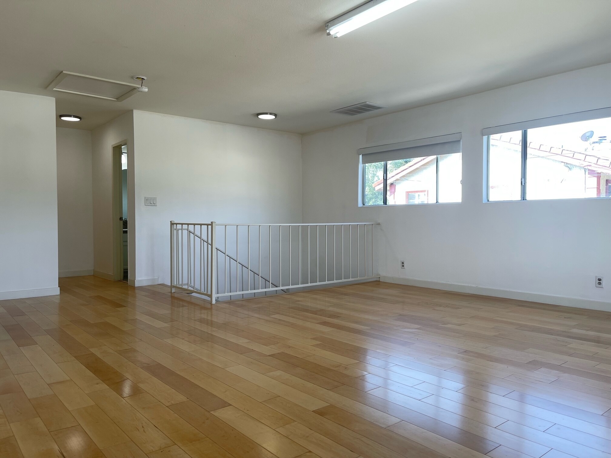 Building Photo - 9791 Arleta Ave