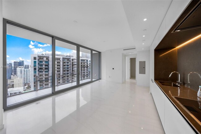 Building Photo - 300 Biscayne Blvd Way