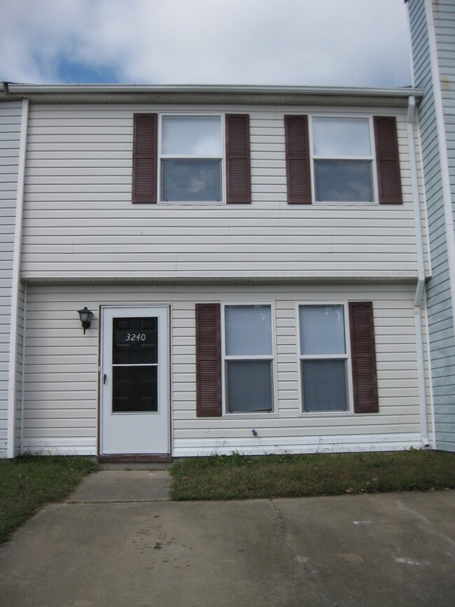 Primary Photo - 2BR townhouse in the Western Branch area