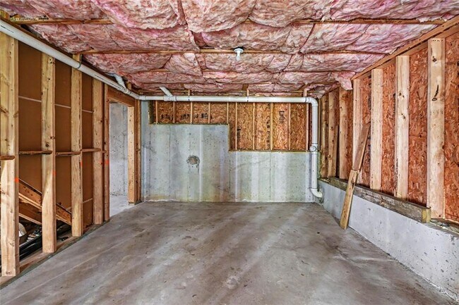 Building Photo - 1230 Grey Rock Way