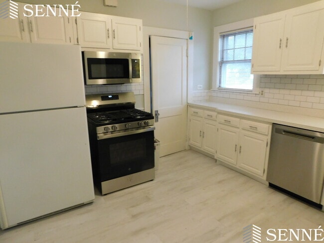 Building Photo - 102 Lexington St