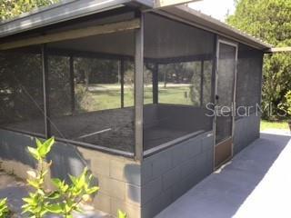 Building Photo - 10761 Lazy Lake Dr