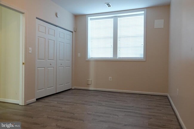 Building Photo - 1112 Pleasant Dr