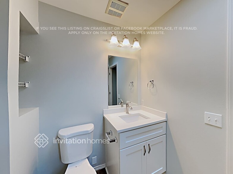 Building Photo - 4919 61st Dr NE