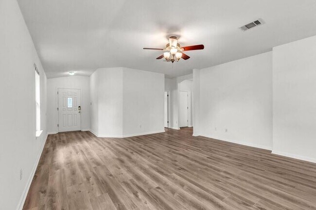 Building Photo - 609 Golden Gate Dr