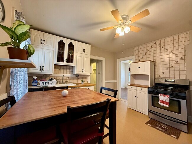 Building Photo - 43 Concord St