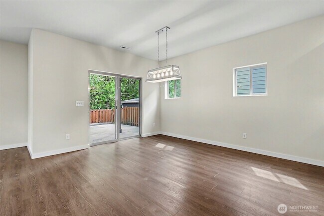 Building Photo - 348 Partlon St