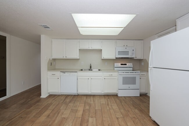 Building Photo - 14777 Wunderlich Dr