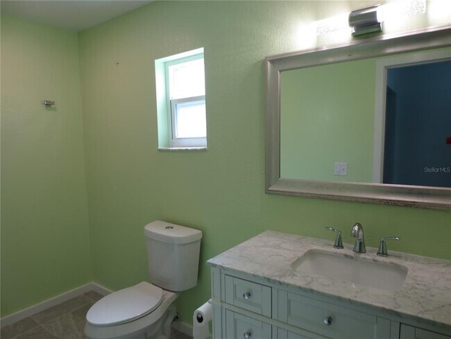 Building Photo - 1676 Caledonia Dr