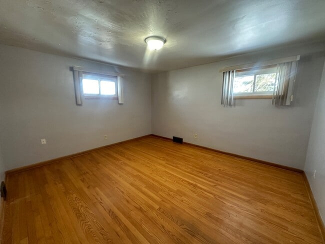 Building Photo - 697 Wesley Ave
