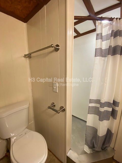 Building Photo - 117 N Shamrock St