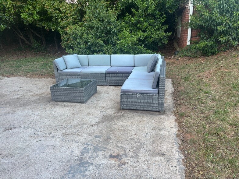 Building Photo - 712 W Cherokee St