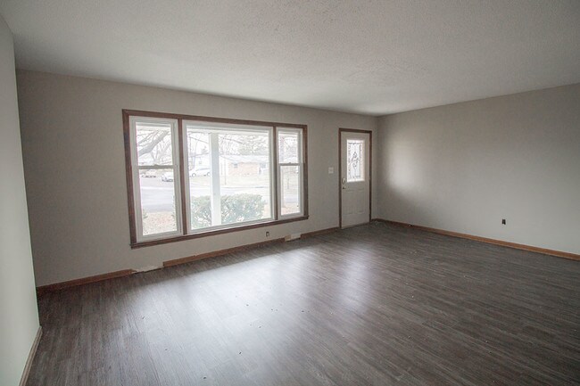 Building Photo - 213 E El Cortez Dr