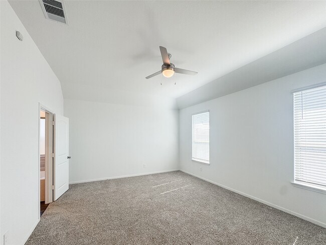 Building Photo - 519 Newcomb Holw Dr