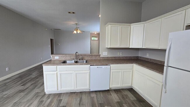 Building Photo - 6011 Decker Ridge Ct