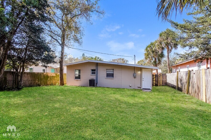 Building Photo - 1826 45th St S