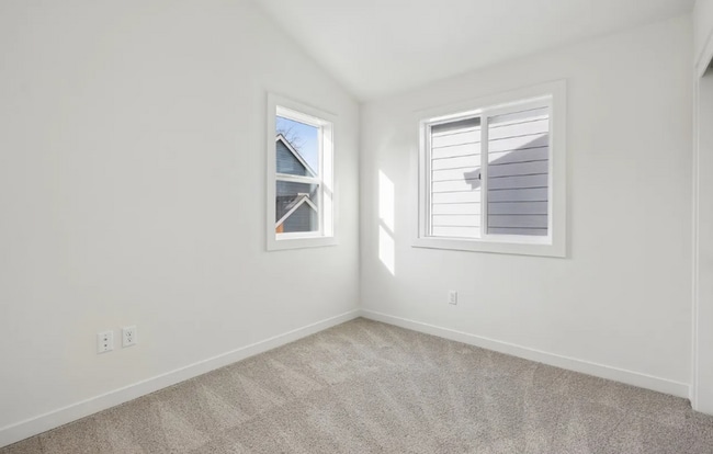 Building Photo - 9552 SW 91st Ave