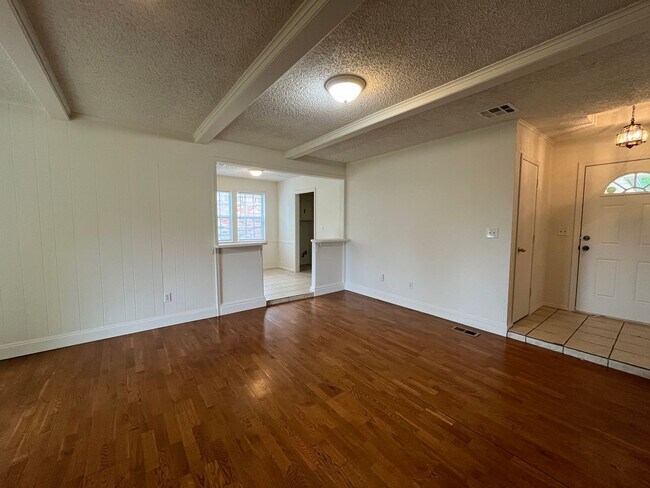 Building Photo - Peaceful 3 bedroom house in Broken Arrow!