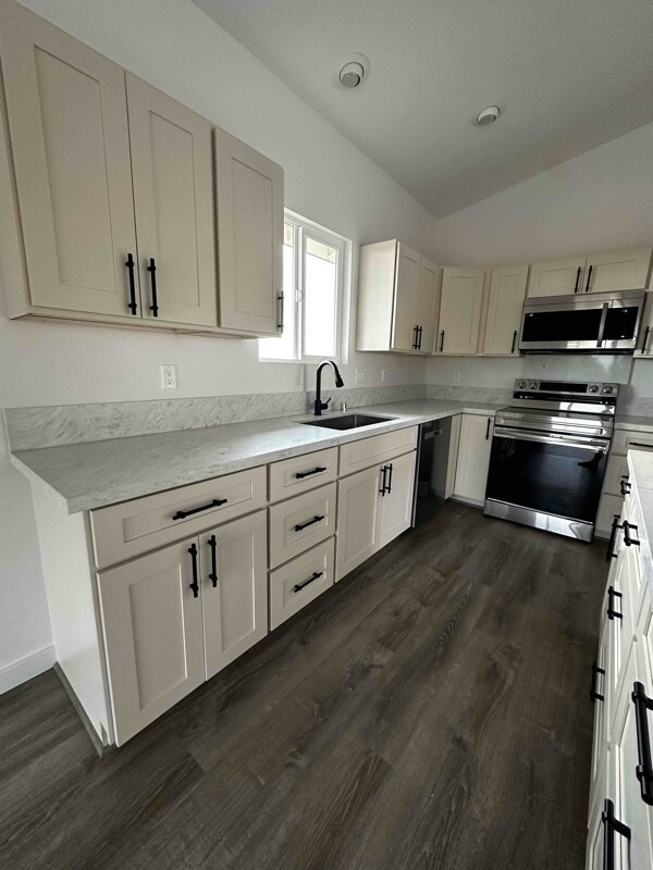 Building Photo - 1300 Naalae Rd