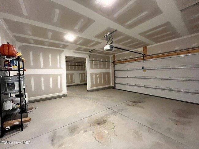 Building Photo - 143 Lonesome Glory Dr