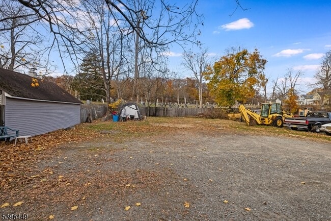 Building Photo - 8 Woodside Ave