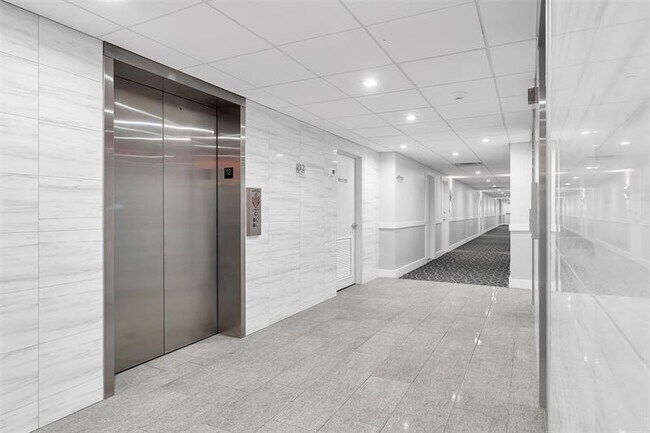 Building Photo - 3700 Galt Ocean Dr